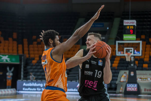 吴艳妮能够 吴艳妮能够