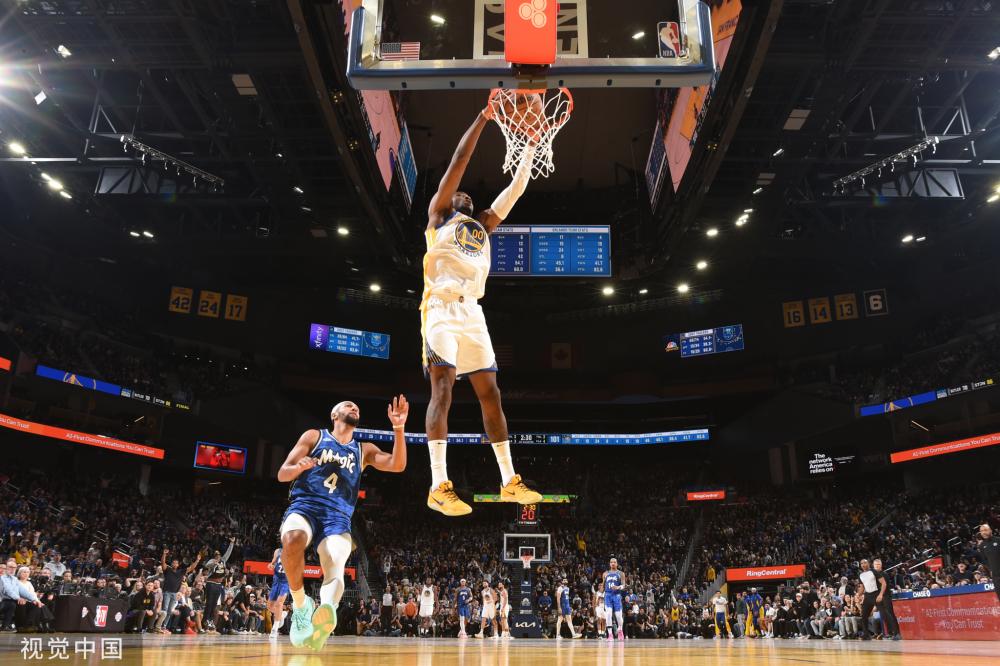 记者们不仅 记者们不仅