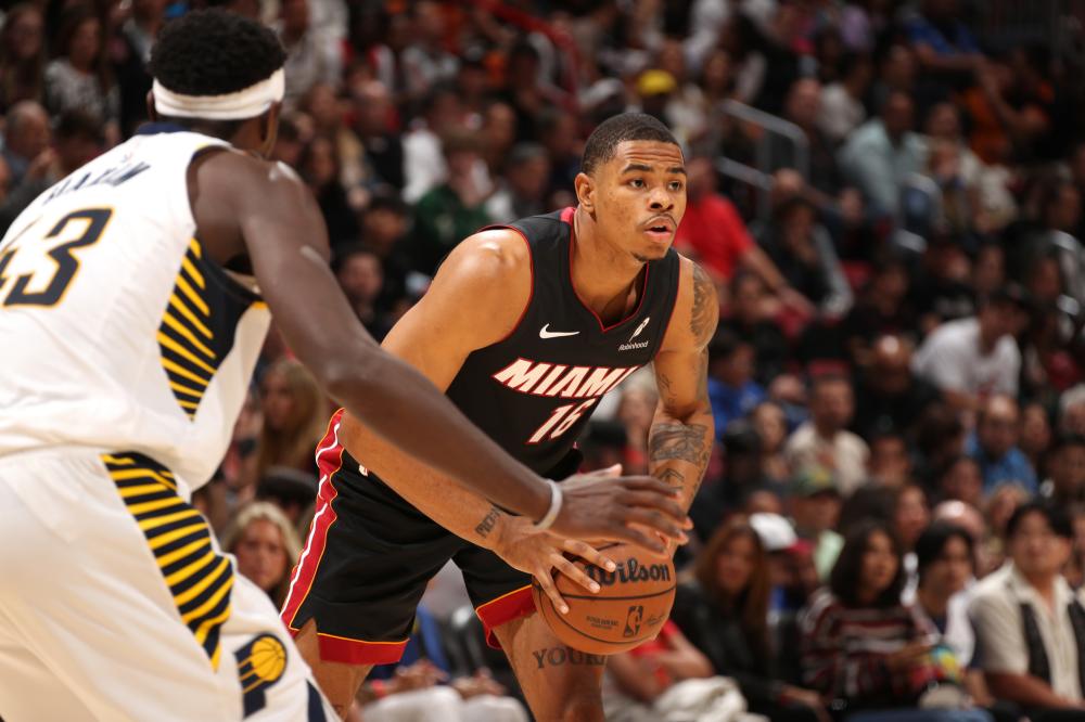 两人多年坚 两人多年坚