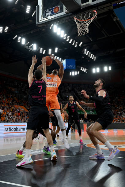 打对抗中 打对抗中